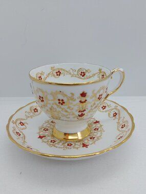 Vintage Tuscan Fine Bone China Richelieu Footed Tea Cup And Saucer